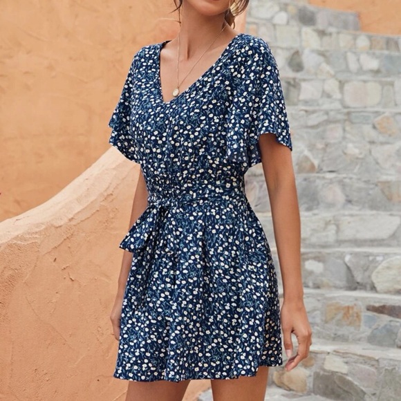 SHEIN | Floral flouncy sleeve dress - Picture 2 of 13